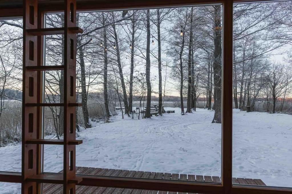 Beautiful Tiny House On The Lake Side. Trakai Dış mekan fotoğraf